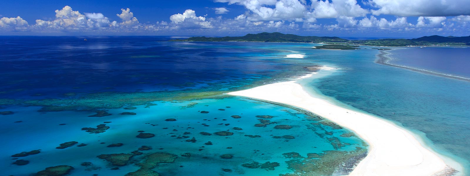 久米島の人気No.1観光スポット「はての浜」